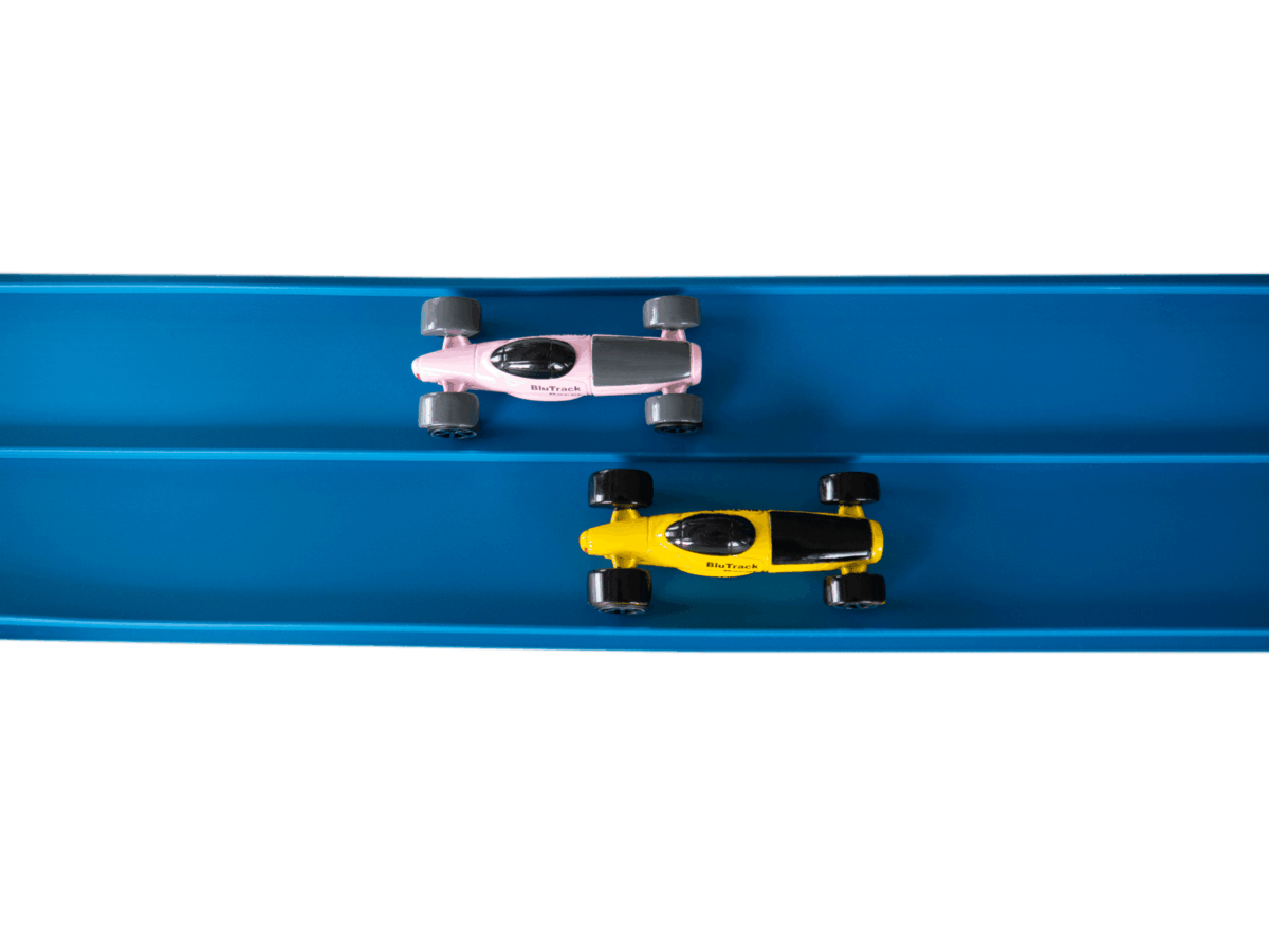 Classic 20-Foot Race Track Starter Set (Limited Edition) - Image 3