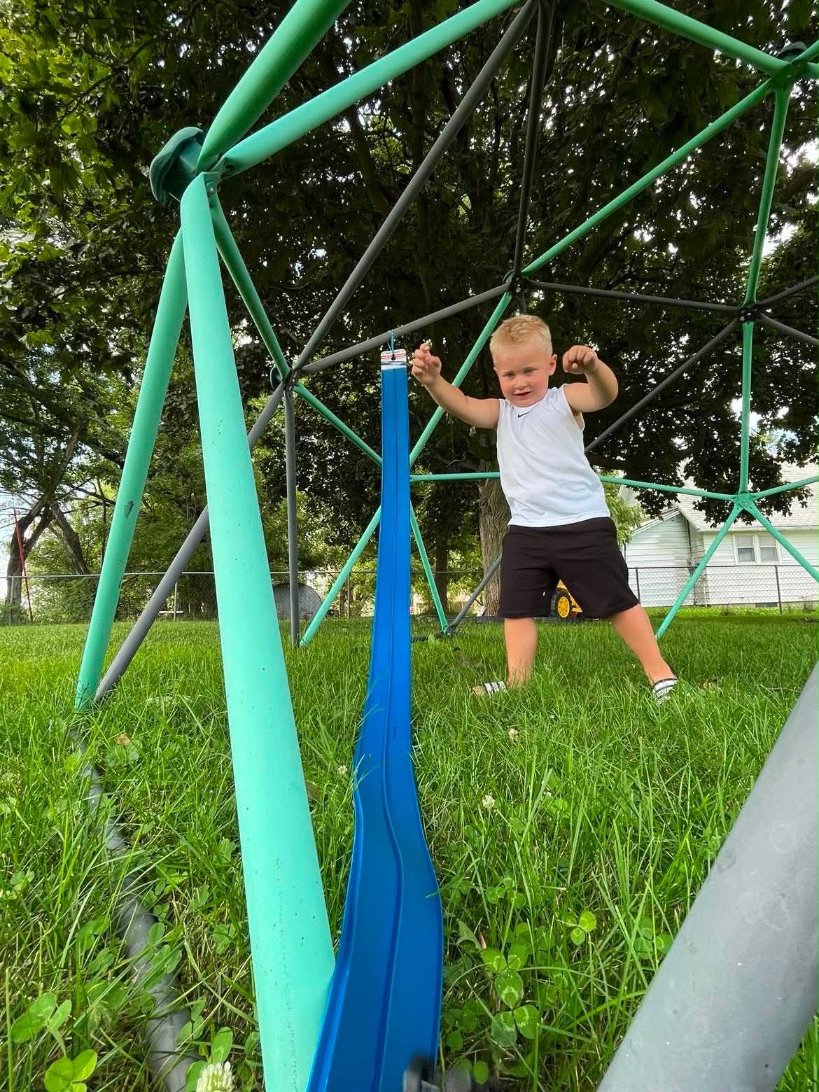 Kid playing with the Mini